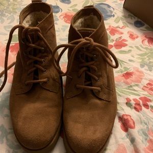 Woman’s UGGs Neumel chestnut boots size 10
